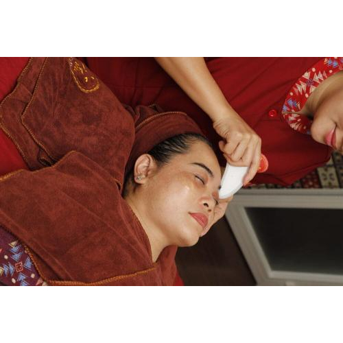 2.1 Chườm thảo mộc: Cục chườm thảo mộc với 49 loại thảo dược